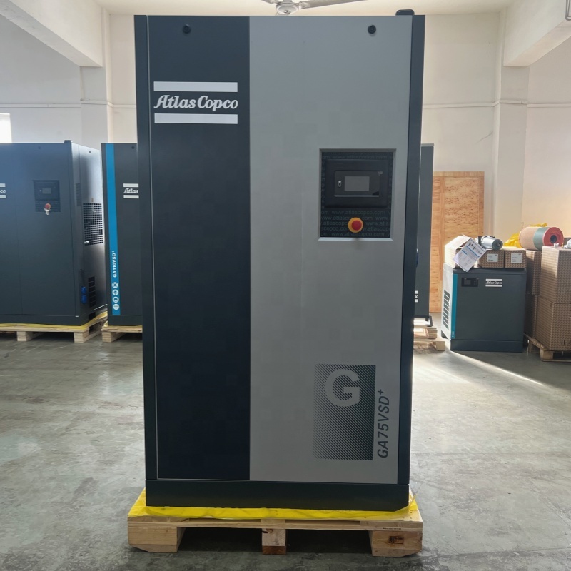 アトラスコプコの 120 HP オイルインジェクション式エアコンプレッサーは施設内で年中無休で稼働できますか?